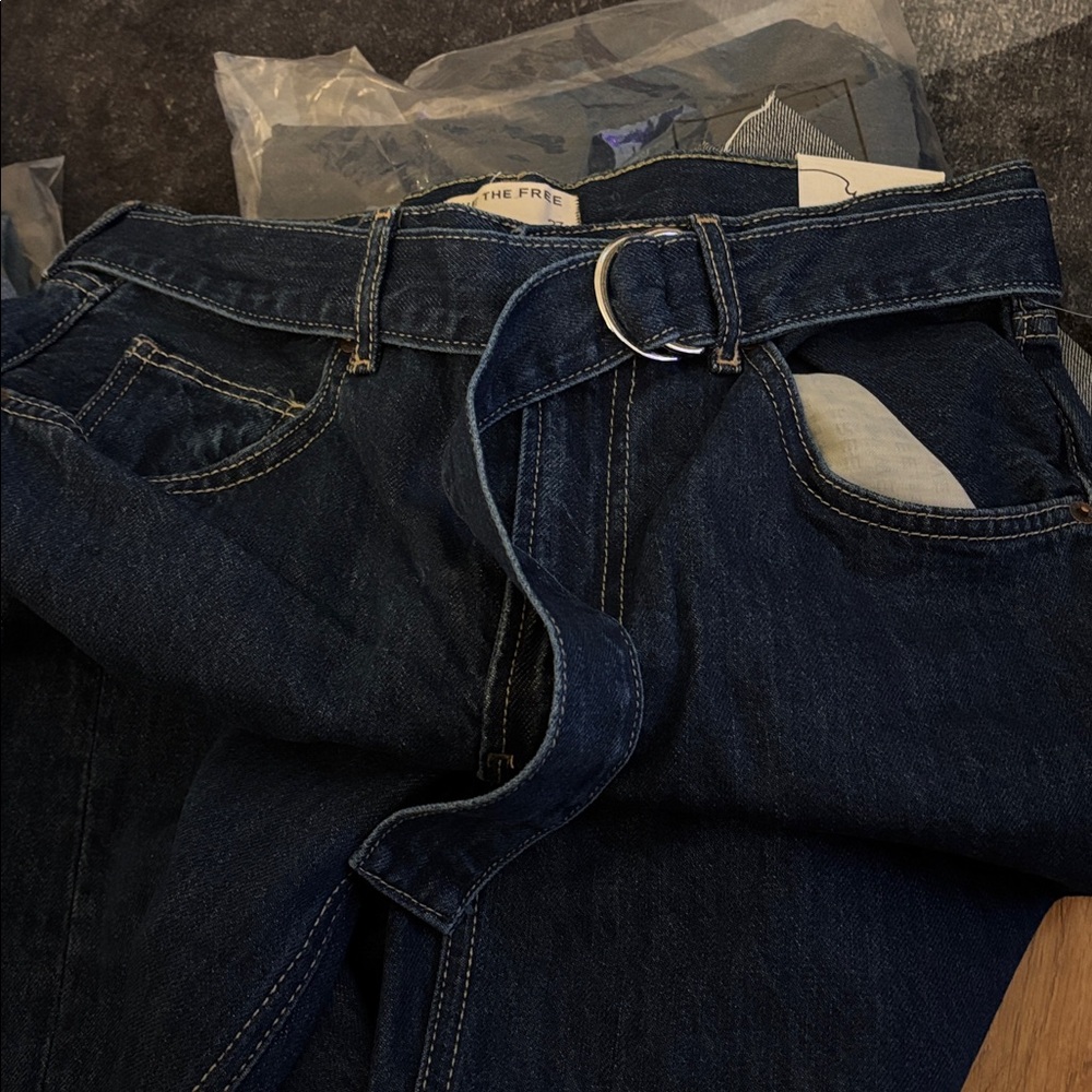Free people / We the free East Bay
Cuffed Jeans - Picture 6 of 10